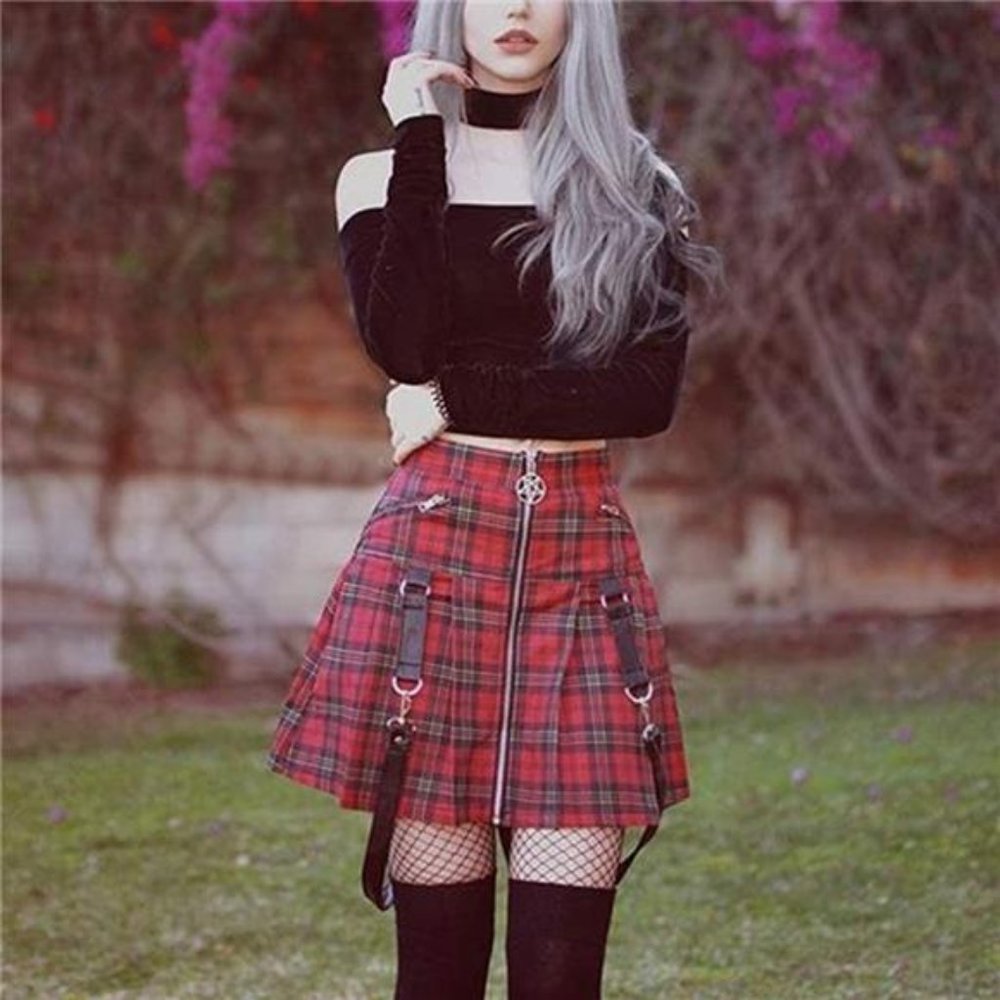 💋RESERVED: WOMEN’S HARAJUKU HIGH WAISTED PLEATED PLAID MINISKIRT!!! - Picture 3 of 8